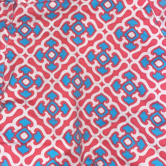 •CROWN & IVY•PINK/BLUE/WHITE GEOMETRIC PATTERN SCALLOPED HEM SHORTS SIZE 12P EUC - Picture 5 of 11